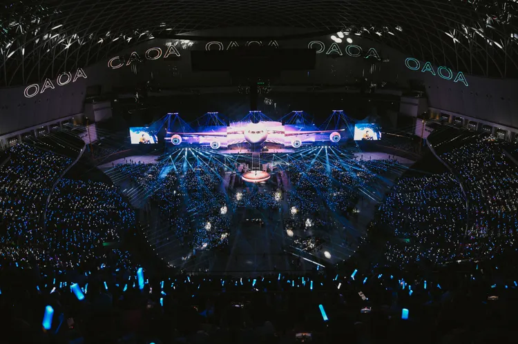 五月天首度登上台北大巨蛋，加碼1.2億成本，打造極致視聽饗宴。相信音樂提供