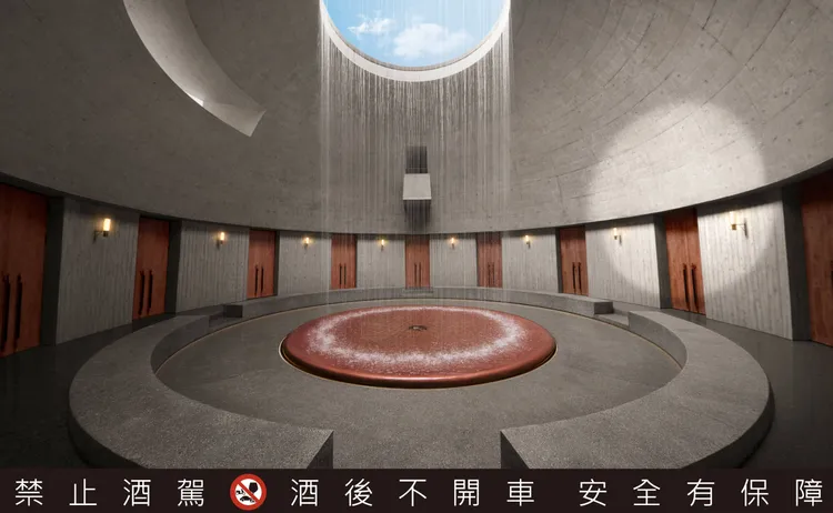 酒廠內五間地下品酒室依次排開，中間可見層疊的水色景觀，傾流而下，扣合疊川酒廠以二元性貫穿設計。業者提供