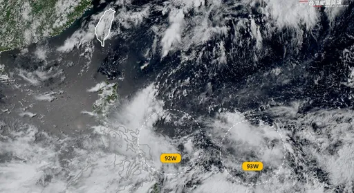 2個擾動大亂鬥!「蝴蝶」颱風可能下週生成   靠近台灣機率升高