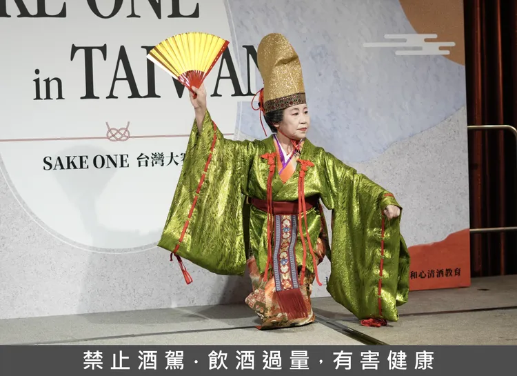 現場特別安排日本舞踊表演，為清酒盛會增添濃厚和風氛圍。彭欣偉攝