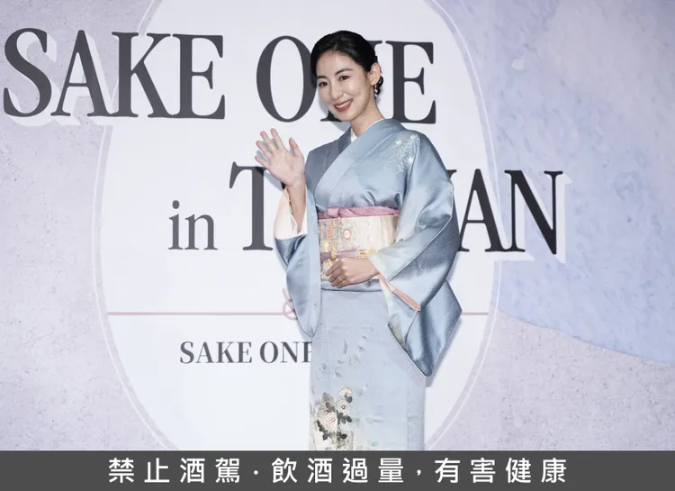 大久保麻梨子身穿百萬和服參與活動，開始分享取得專業品鑑師資格。彭欣偉攝