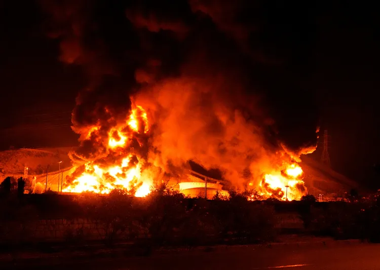 以色列轟炸伊朗首都德黑蘭。美聯社