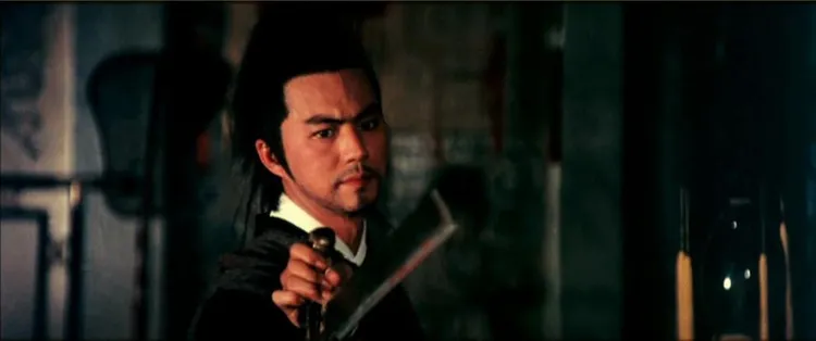 《天涯‧明月‧刀》狄龍飾演傅紅雪，其佩刀為唐佳所設計。翻攝知乎