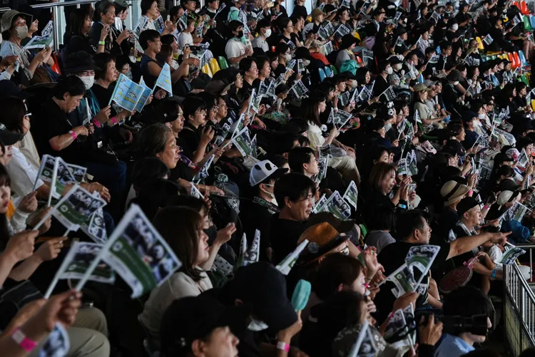 趕著跟大貓熊說再見的民眾擠滿了會場。美聯社