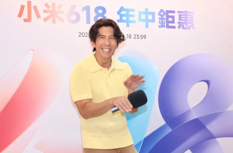 修杰楷寵妻，讓賈靜雯獨享商務艙。莊宗達攝影