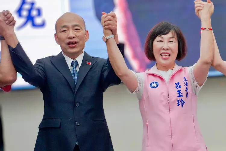 韓國瑜投入反罷免行動，27日首站前往桃園，為同黨立委呂玉玲站台。翻攝呂玉玲臉書