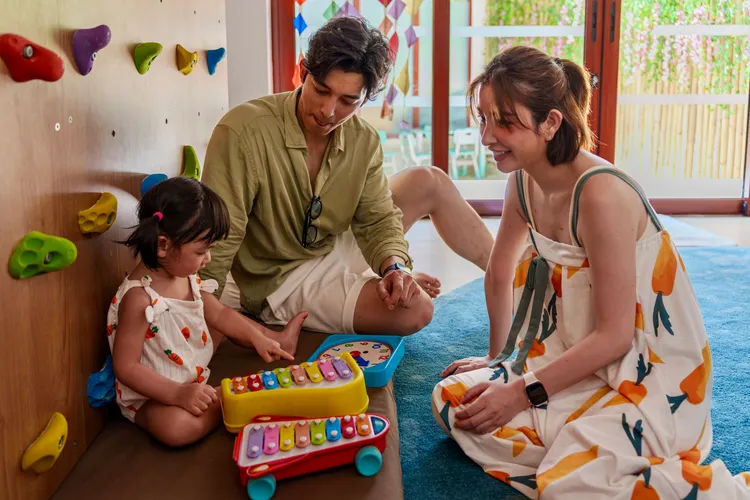 忒忒在遊戲間玩得不亦樂乎。維恩原創提供