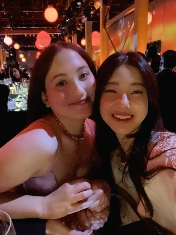 孫瑩瑩（右）受邀出席MOCA和寶格麗（BVLGARI）聯合舉辦的MOCA Gala。翻攝IG