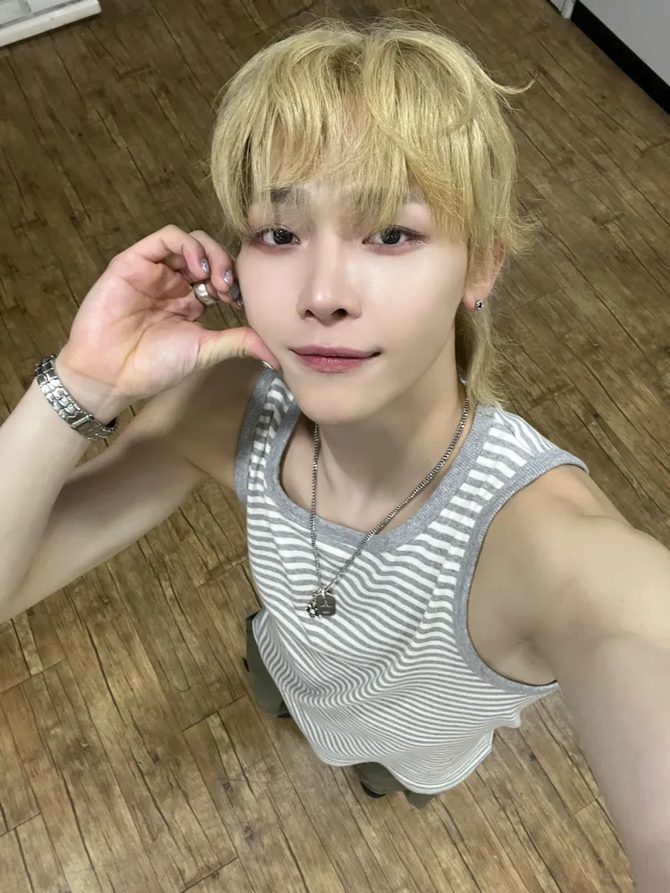 王奕翔圓夢回台開個唱，帶隊友回林口家吃飯。翻攝&TEAM Weverse