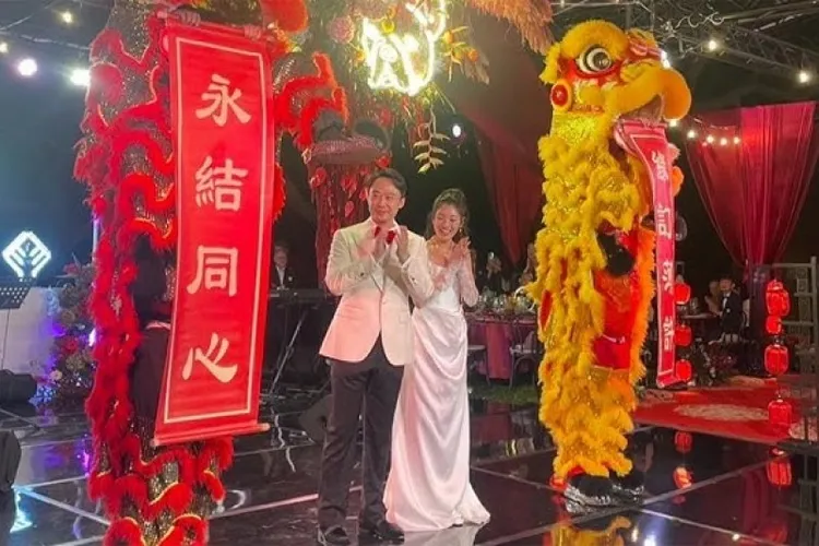 成為台灣宜蘭女婿的中共權貴薄熙來之子薄瓜瓜（左），畢業自哈佛甘迺迪學院。翻攝X@薄瓜瓜