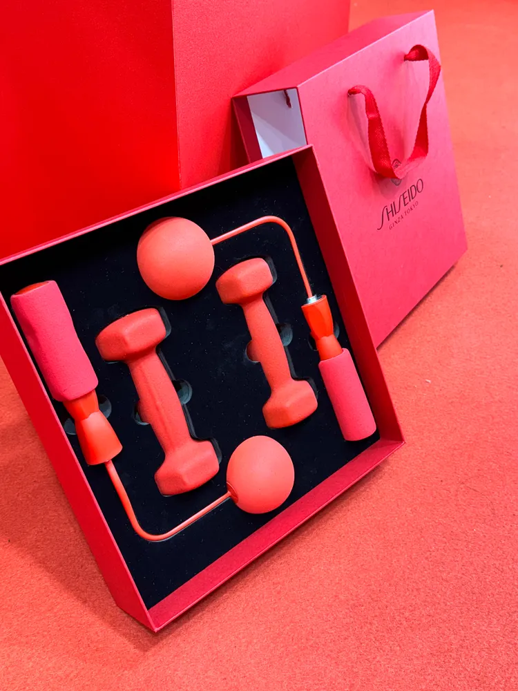 滿額8800元贈送時尚健身禮盒組。張家玲攝