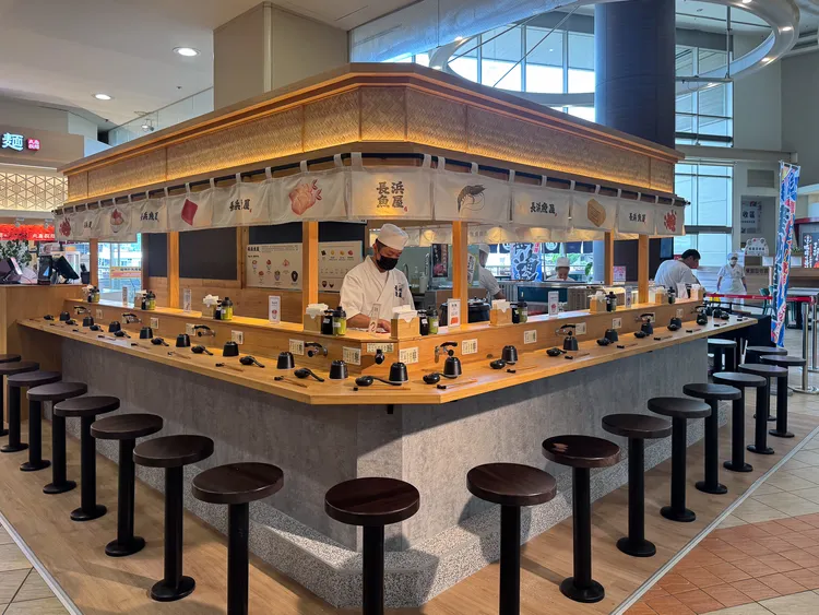 「長浜魚屋」首度插旗中和環球購物中心，在3樓打造道地屋台風格。業者提供