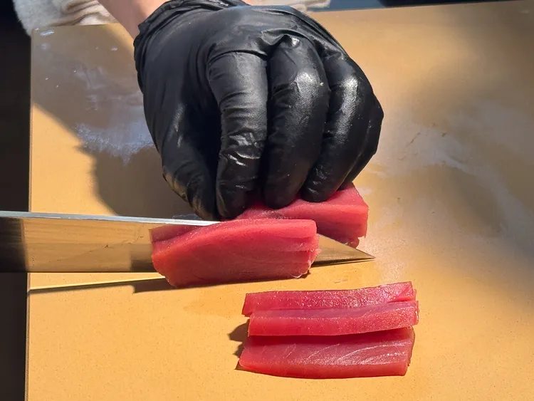 黑鮪魚赤身富含胺基酸與優質蛋白質，有「海中紅寶石」美稱。業者提供