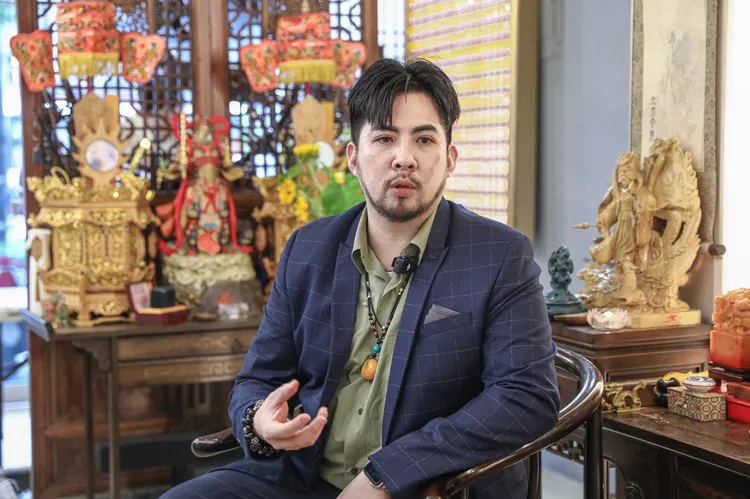 阿谷老師擅長通靈前世今生。秦芸殿提供