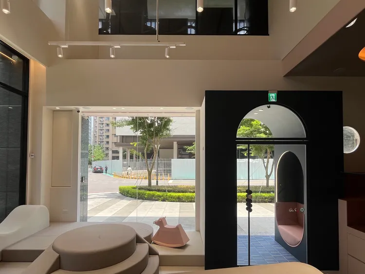 小日子兒童牙醫診所，專門為小朋友打造的牙科醫療空間，充滿童趣設計。圖：間十設計 林君翰提供。