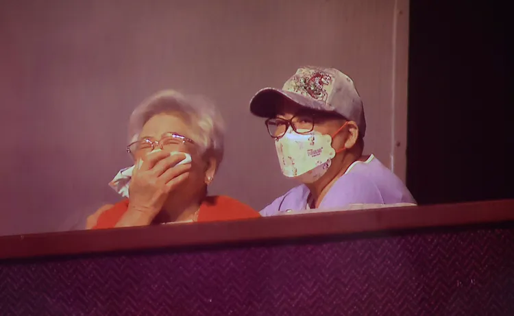 蔡媽媽聽到女兒蔡琴呼喚，一度激動拭淚。莊宗達攝