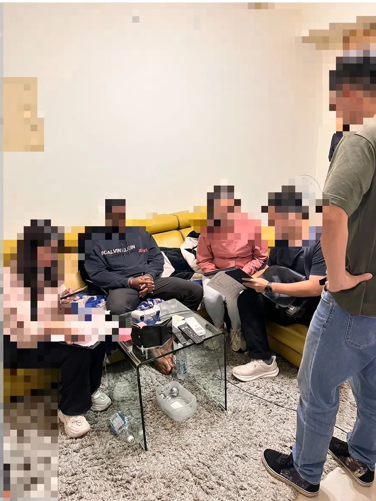 Kelvin與台籍女友在林口住家落網，替詐團跨國洗錢案件曝光。翻攝畫面