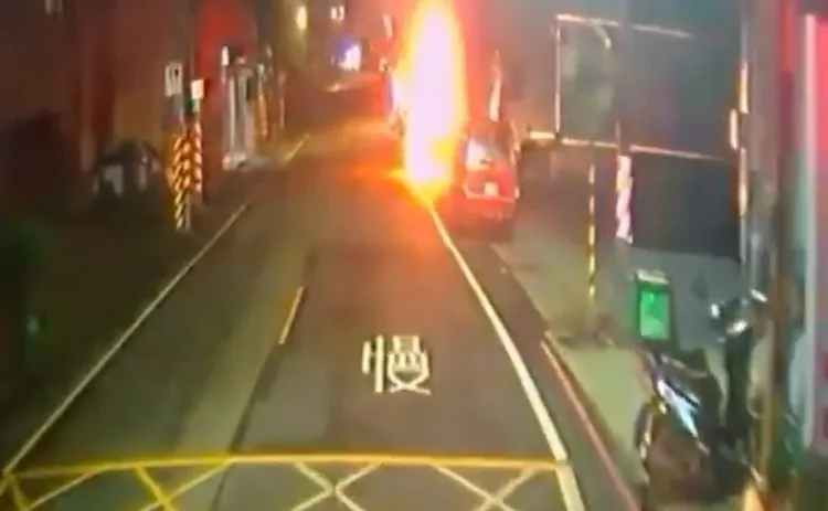 火燒車。翻攝畫面