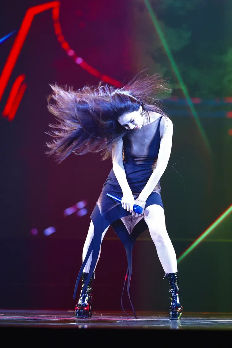 Ella搖滾開唱，嗨翻全場。彭欣偉攝