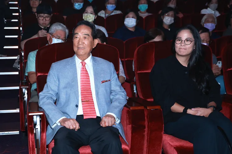 宋楚瑜（左）。娛樂中心攝