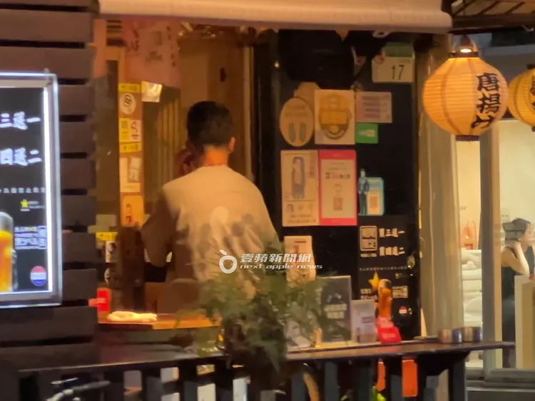 無尊走到東區居酒屋和兄弟聚會。特勤中心攝