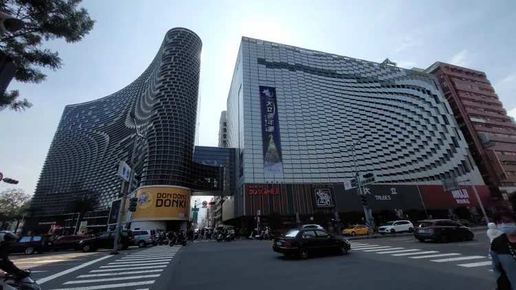 大立百貨在2023年斥資10億改造，期許成為高雄最潮日本品牌的核心。凃建豐攝