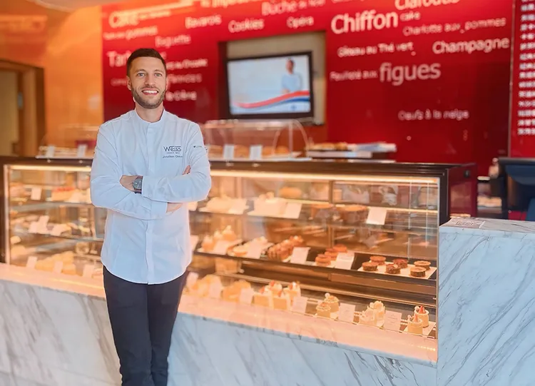 為延伸甜點體驗至日常生活，台南遠東香格里拉飯店一樓「品香坊」同步販售多款由Chauve 主廚設計、於「遠東 Café」供應的冷藏甜點。業者提供