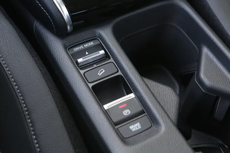 HR-V e:HEV均提供三種行車模式切換，包含ECON、NORMAL及SPORT模式。林浩昇攝