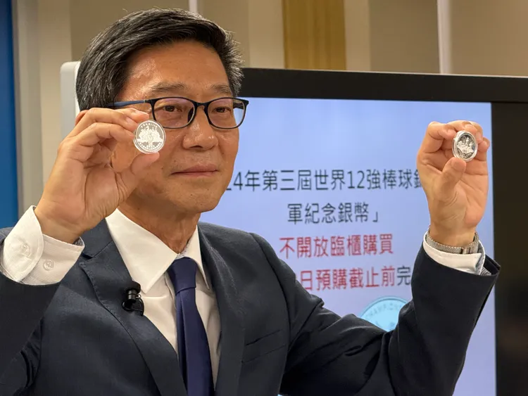 中央銀行發行局長鄧延達。呂承哲攝