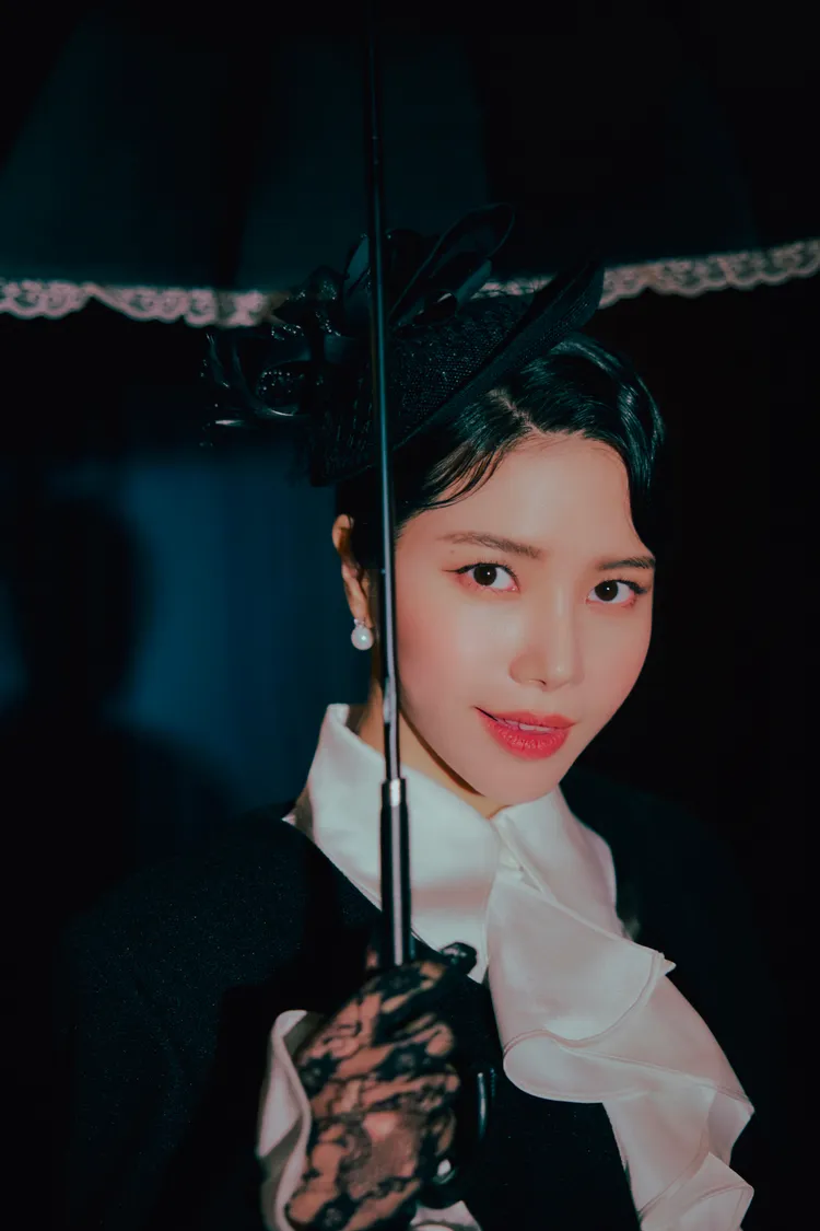 頌樂苦練中文示愛「容順」們。RBW提供