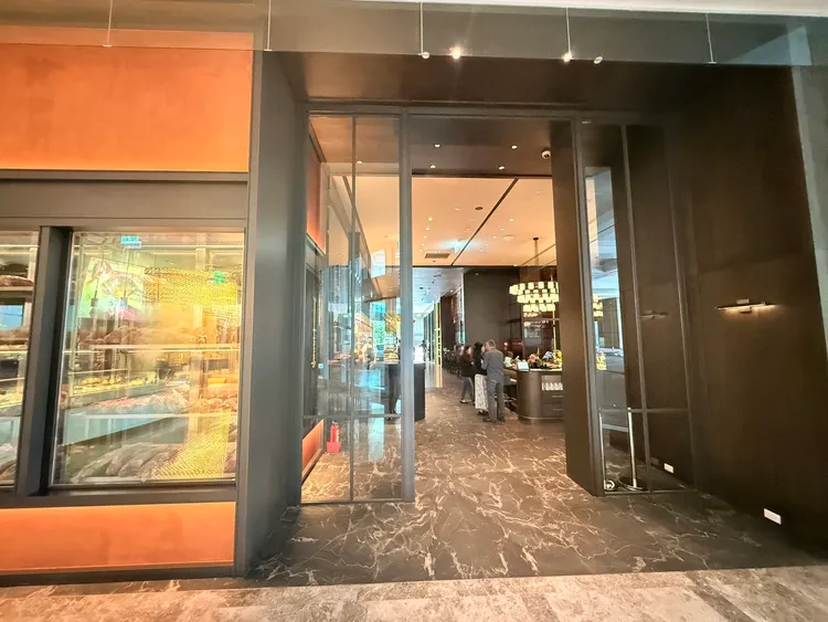 教父牛排漢來店首度與五星級飯店同行，就在台北漢來大飯店一樓。陳揚盛攝