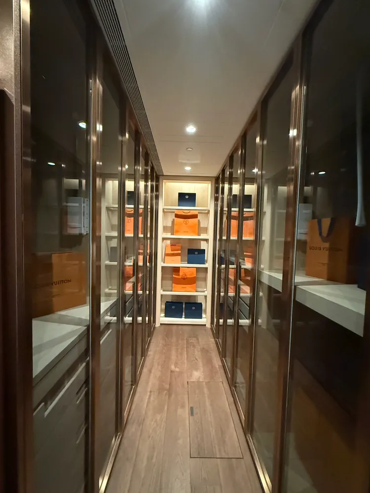 位於信義區被稱為全台最貴的頂級豪宅「陶朱隱園」，於今年2月19日正式開賣，低樓層每坪單價約300萬元起，一戶約9億元以上，堪稱全台最貴豪宅。讀者提供獨家照片