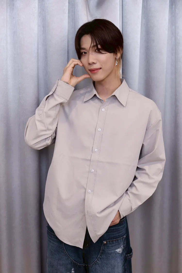 ROBIN不准成員沒洗澡躺他的床。彭欣偉攝