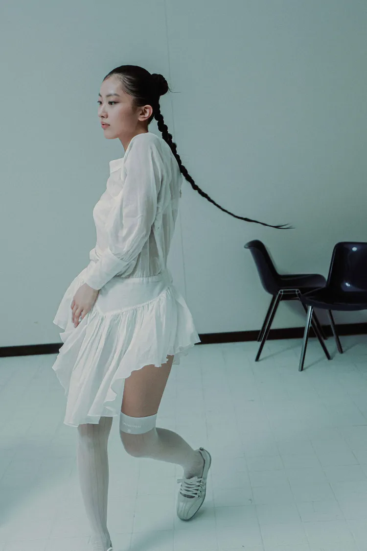 陳康堤初試啼聲首支英文單曲《doll》全球上架。香港華納音樂提供