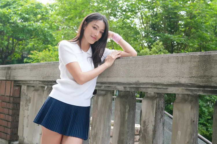 游宇潼帶著《壹蘋》走訪她的校園生活。彭欣偉攝