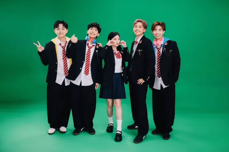 理想混蛋新MV邀來葉曉霏飾演象徵粉絲的「第五成員」。何樂音樂提供