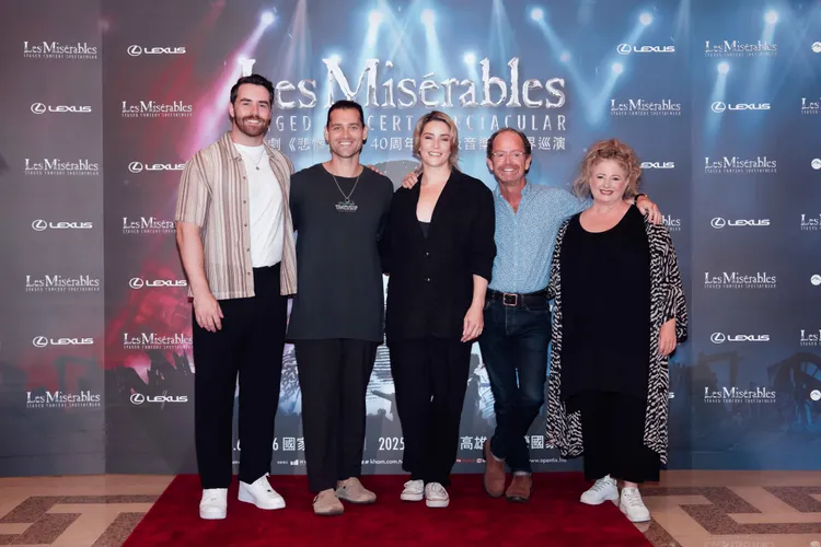 5月主演今天接受訪問。寬宏藝術提供