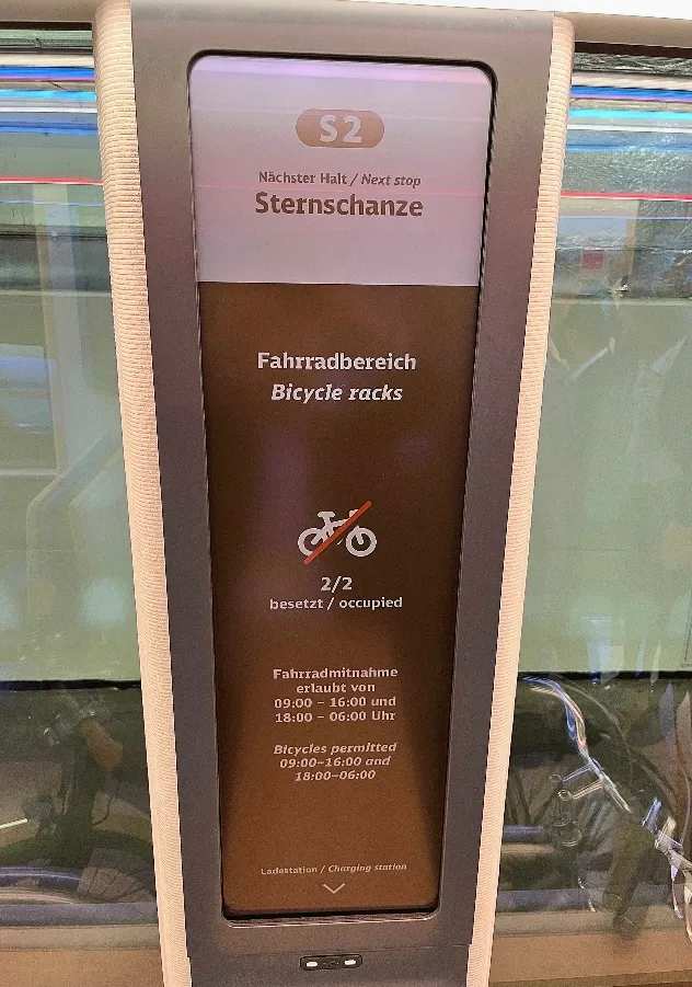 達擎HiRaso顯示技術採用膽固醇液晶獨特的雙穩態特性及反射環境光線的方式，發揮最佳能源運用效率，其僅在更換顯示畫面時才消耗電力，在持續靜止的畫面顯示上則為零耗電，與傳統液晶顯示技術相比大幅節省90%能耗。友達提供