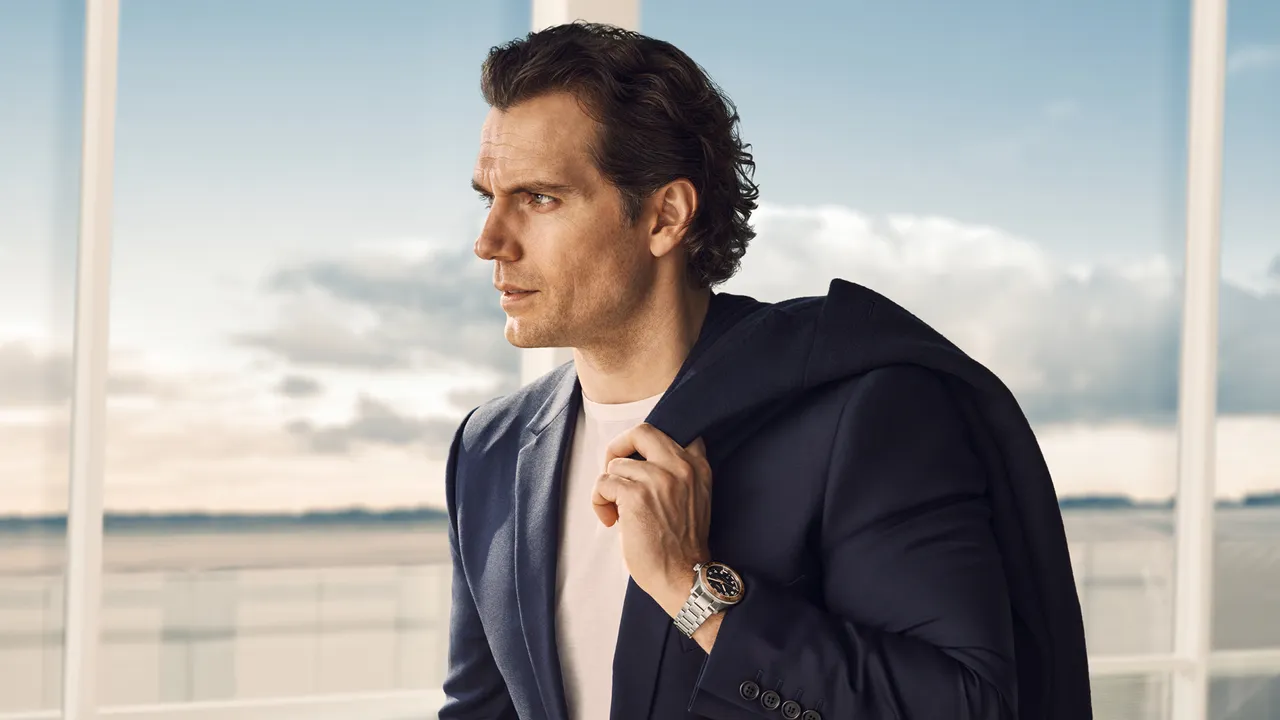 浪琴全球優雅品牌大使、「超人」亨利卡維爾（Henry Cavill）出演全新形象廣告。品牌提供