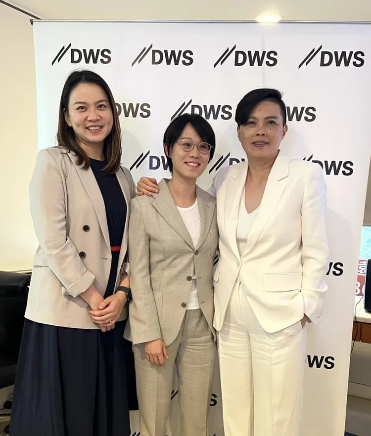 左起為DWS亞太區投資長吳雙榮、DWS全球流動性實質資產專家主管沈鎧圻、德銀遠東投信總經理黃釗盈。DWS資產管理提供