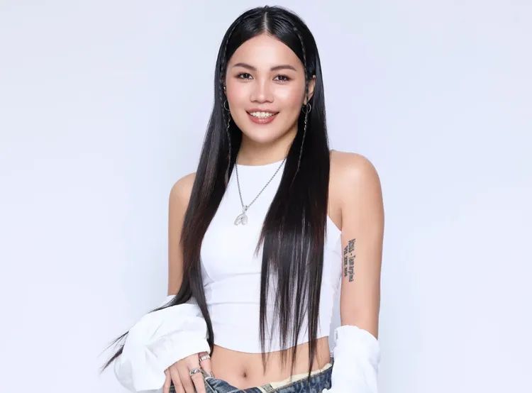 阿布絲金曲入圍6項肯定，最想抱回年度歌曲獎。華納音樂提供