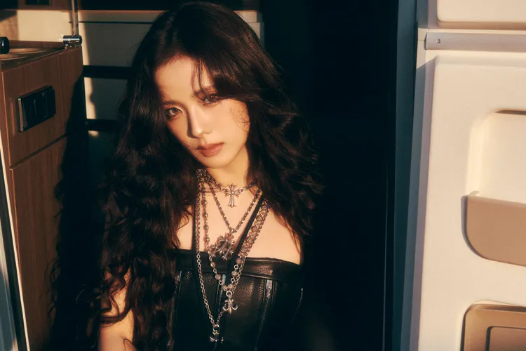 JISOO今年3月周邊商品快閃店，掀起全台搶購熱潮。寬魚國際提供