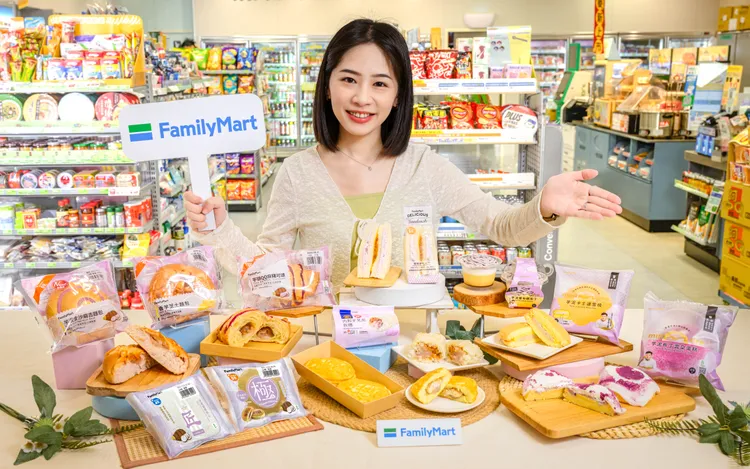 年度芋頭主題同步登場，期間推出多達11款芋頭主題商品。全家提供