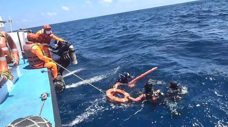 海巡署進行救援行動。海巡署提供