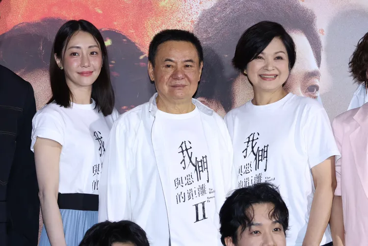 蔡振南（中）現身力挺演出影集。莊宗達攝影