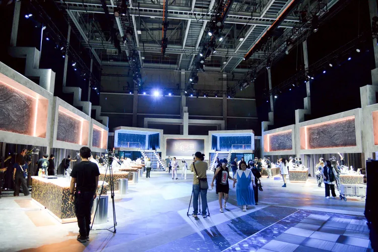 棚內重金打造。三立提供