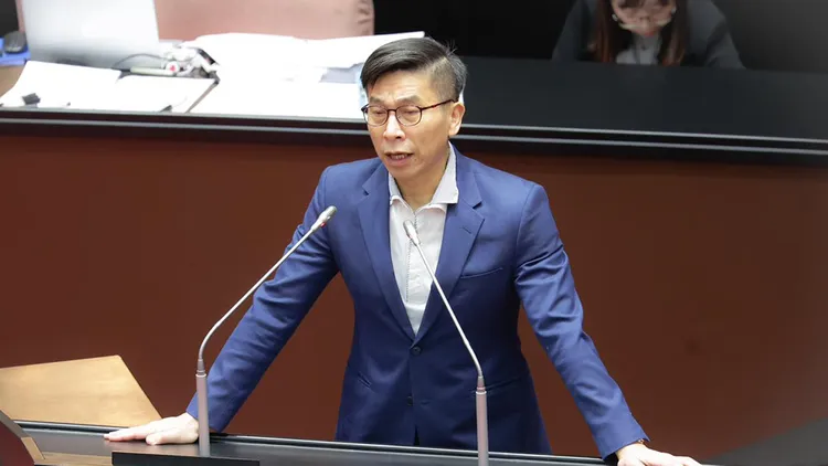 民進黨立委鍾佳濱。翻攝自鍾佳濱臉書