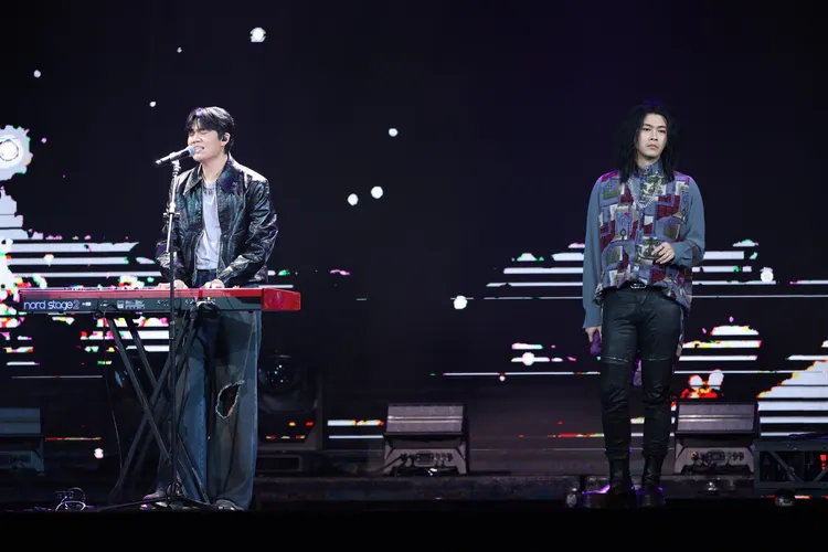 宇宙人與麋先生哥倆好，相約明年一起發片、開個唱。彭欣偉攝