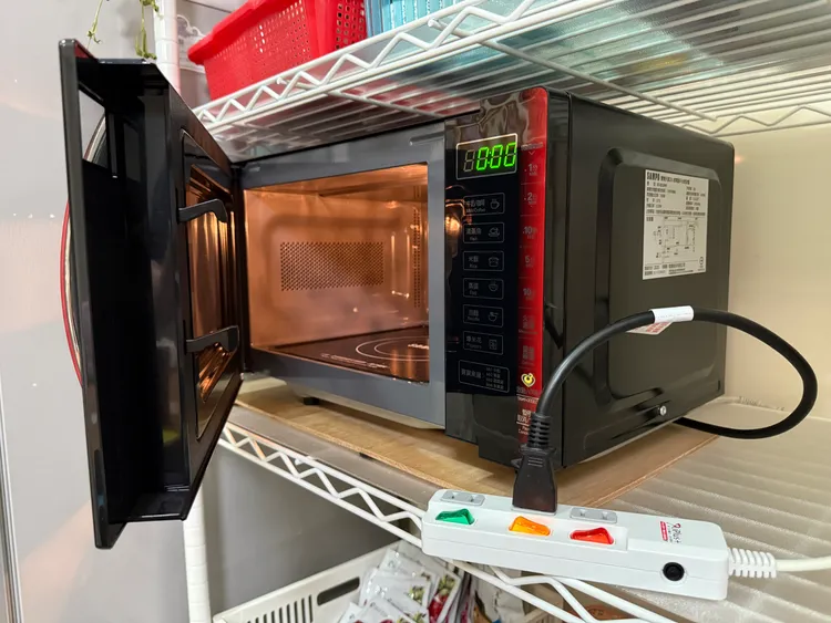 微波爐待機中也會耗電。攝影中心