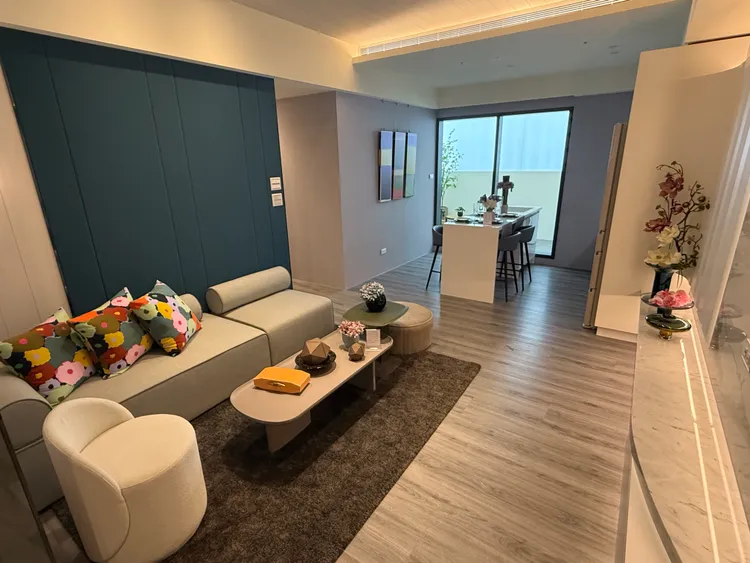 「中山鉑悦」每坪房價落在48-60萬元，購屋含裝潢與家電銷售，等於變相幫購屋族省下超過百萬元裝修費。葉家銘攝